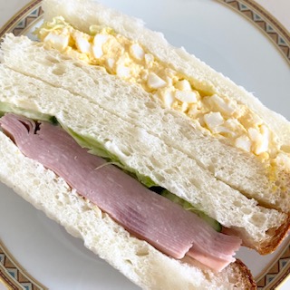 サンドイッチ：タマゴ・ハム